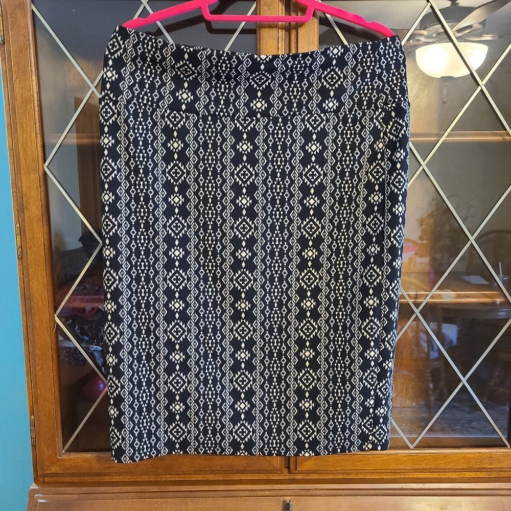 Lularoe - pencil skirt - size 2XL - black and white print - NWOT